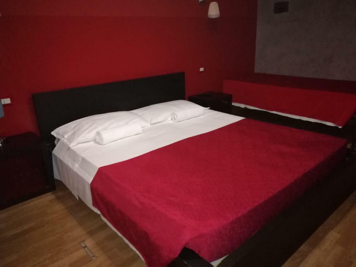 Arthur Hostel Рим Екстериор снимка