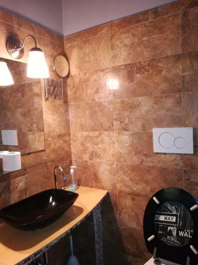 Arthur Hostel Рим Екстериор снимка